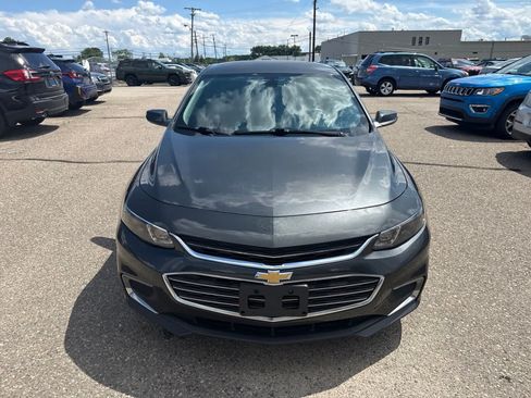 Used 2017 Chevrolet Malibu LT FWD image 10