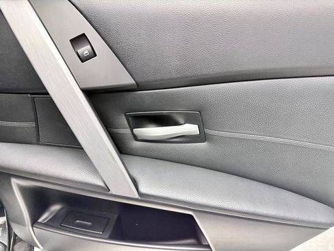 Used 2006 BMW M5 RWD image 18