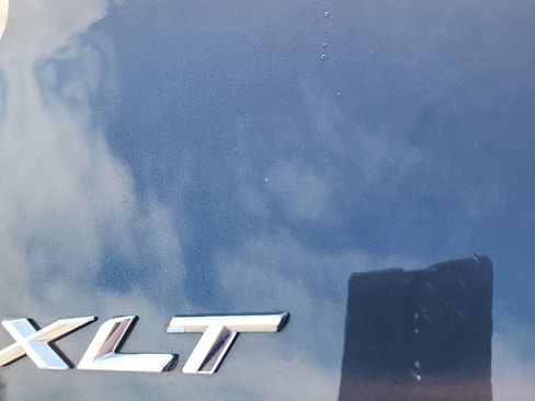 Used 2023 Ford Explorer XLT AWD/4WD image 13