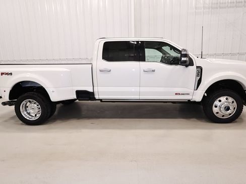 New 2026 Ford F450 Platinum w/ Platinum Plus Package AWD/4WD image 2