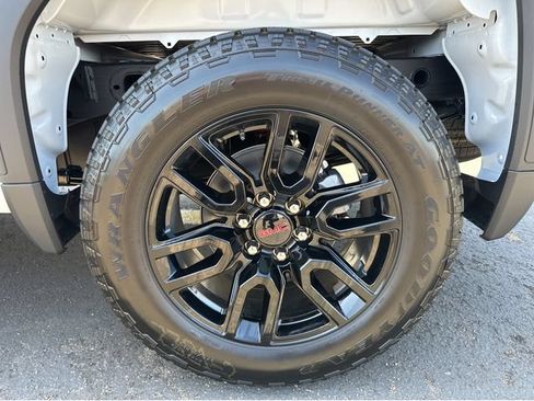 New 2026 GMC Sierra 1500 Elevation w/ Elevation Select Package AWD/4WD image 4