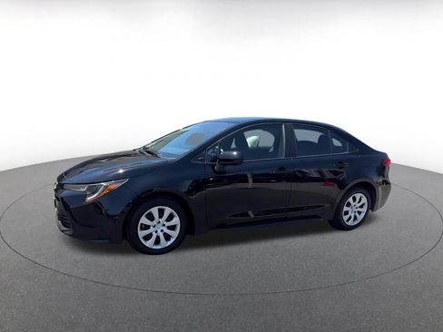 Used 2025 Toyota Corolla LE FWD image 8