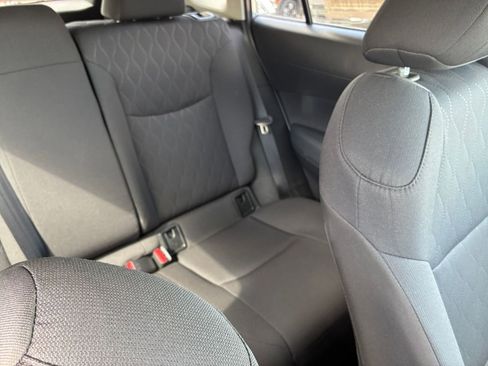 Used 2025 Toyota Corolla Cross LE FWD image 31