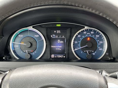 Used 2015 Toyota Camry LE image 12