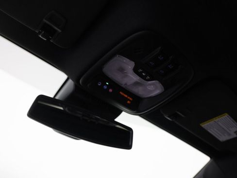 Used 2025 GMC Canyon Denali image 76