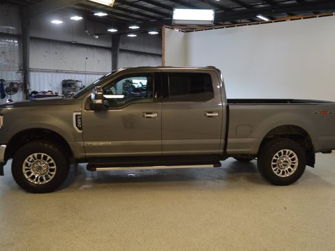 Used 2022 Ford F250 XLT w/ XLT Premium Package AWD/4WD image 6