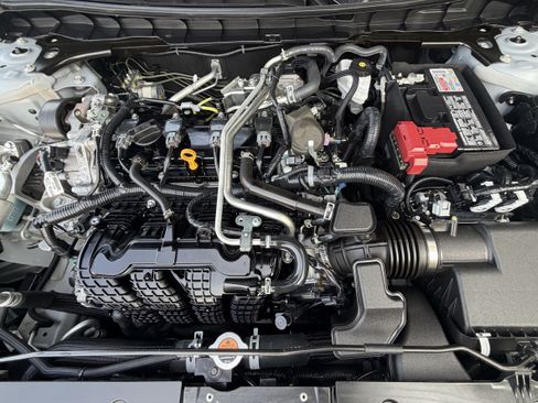 Used 2025 Nissan Altima 2.5 SR FWD image 41