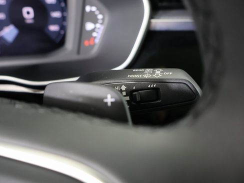 Used 2025 Audi Q3 2.0T Premium w/ Convenience Package image 31