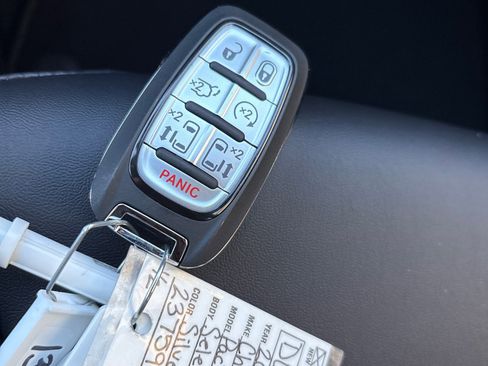 New 2026 Chrysler Pacifica Select image 23