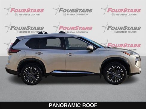 New 2026 Nissan Rogue Platinum image 3