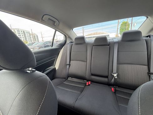Used 2025 Nissan Altima 2.5 SV FWD image 34