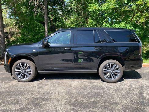 Used 2026 Cadillac Escalade Sport AWD/4WD image 4