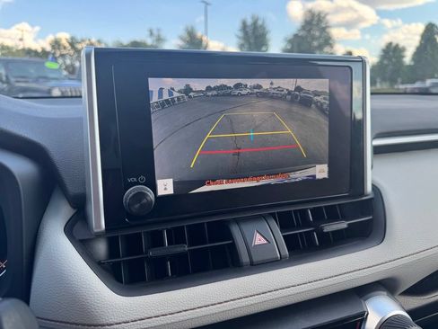 Used 2025 Toyota RAV4 XLE AWD/4WD image 10