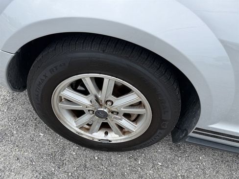Used 2007 Ford Mustang Premium RWD image 8