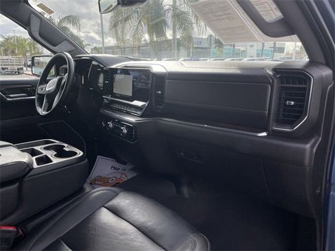 Used 2024 GMC Sierra 1500 SLT image 28