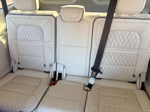 Used 2022 Lincoln Navigator L Black Label image 18
