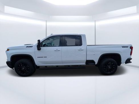 Used 2025 Chevrolet Silverado 2500 LTZ w/ Trail Boss Package AWD/4WD image 6