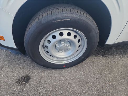 New 2026 Ford Maverick XL image 9