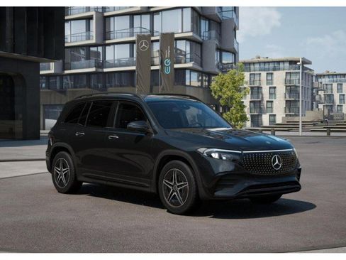 Used 2024 Mercedes-Benz EQB 250+ image 28