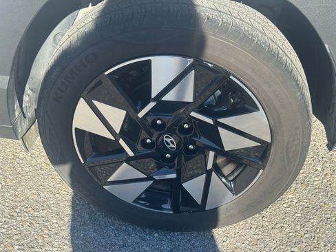 Used 2025 Hyundai Kona SEL image 13