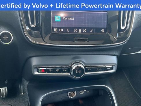 Certified 2025 Volvo XC40 B5 Plus image 40