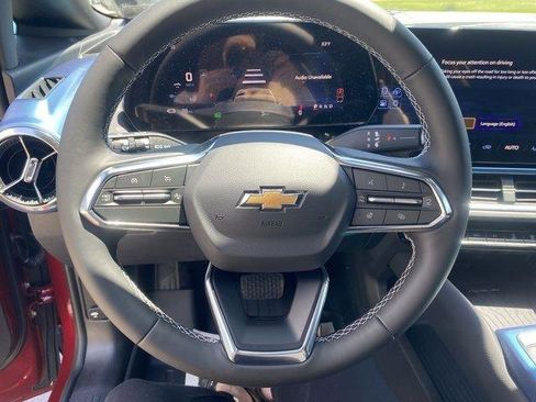 New 2025 Chevrolet Equinox EV LT image 10