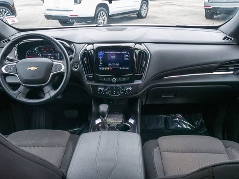 Used 2023 Chevrolet Traverse LT FWD image 11