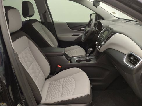 Used 2020 Chevrolet Equinox LS image 21