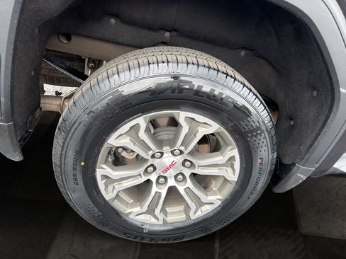 Certified 2025 GMC Sierra 1500 SLT AWD/4WD image 12