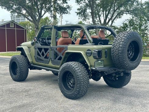 Used 2024 Jeep Wrangler Unlimited image 6