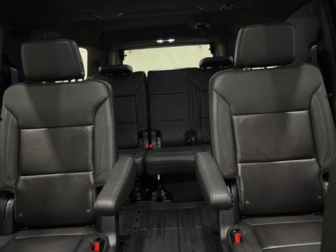 Used 2025 Chevrolet Suburban Z71 w/ Comfort Package AWD/4WD image 30