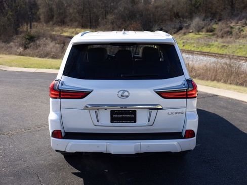 Used 2020 Lexus LX 570 4WD w/ Luxury Package image 8