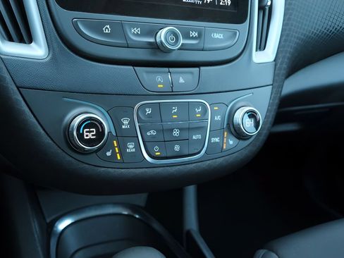 Used 2023 Chevrolet Malibu LT FWD image 16