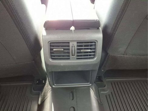 Used 2025 Nissan Rogue S FWD image 12