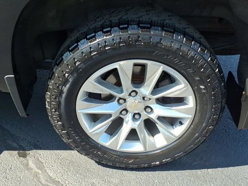 Used 2020 Chevrolet Silverado 1500 LTZ w/ LTZ Convenience Package AWD/4WD image 9