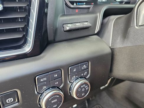 Used 2025 GMC Sierra 2500 Denali Ultimate AWD/4WD image 11