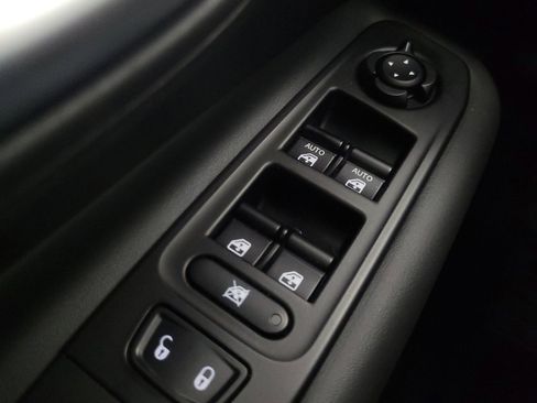 Used 2022 Jeep Renegade Latitude w/ Convenience Group AWD/4WD image 27