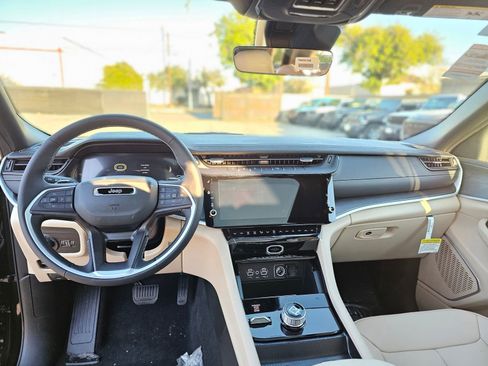 New 2026 Jeep Grand Cherokee L Limited w/ Limited Altitude Package AWD/4WD image 25