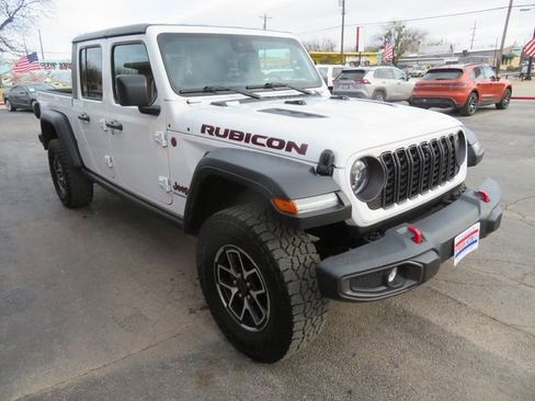 Used 2024 Jeep Gladiator Rubicon w/ Technology Group image 6