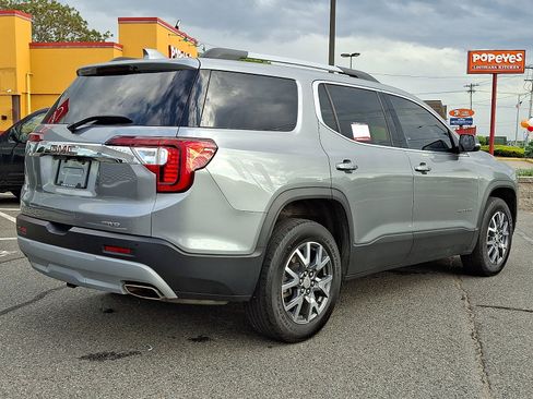 Used 2023 GMC Acadia SLT AWD/4WD image 7