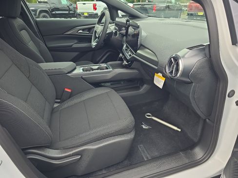 New 2026 Chevrolet Equinox EV LT image 16