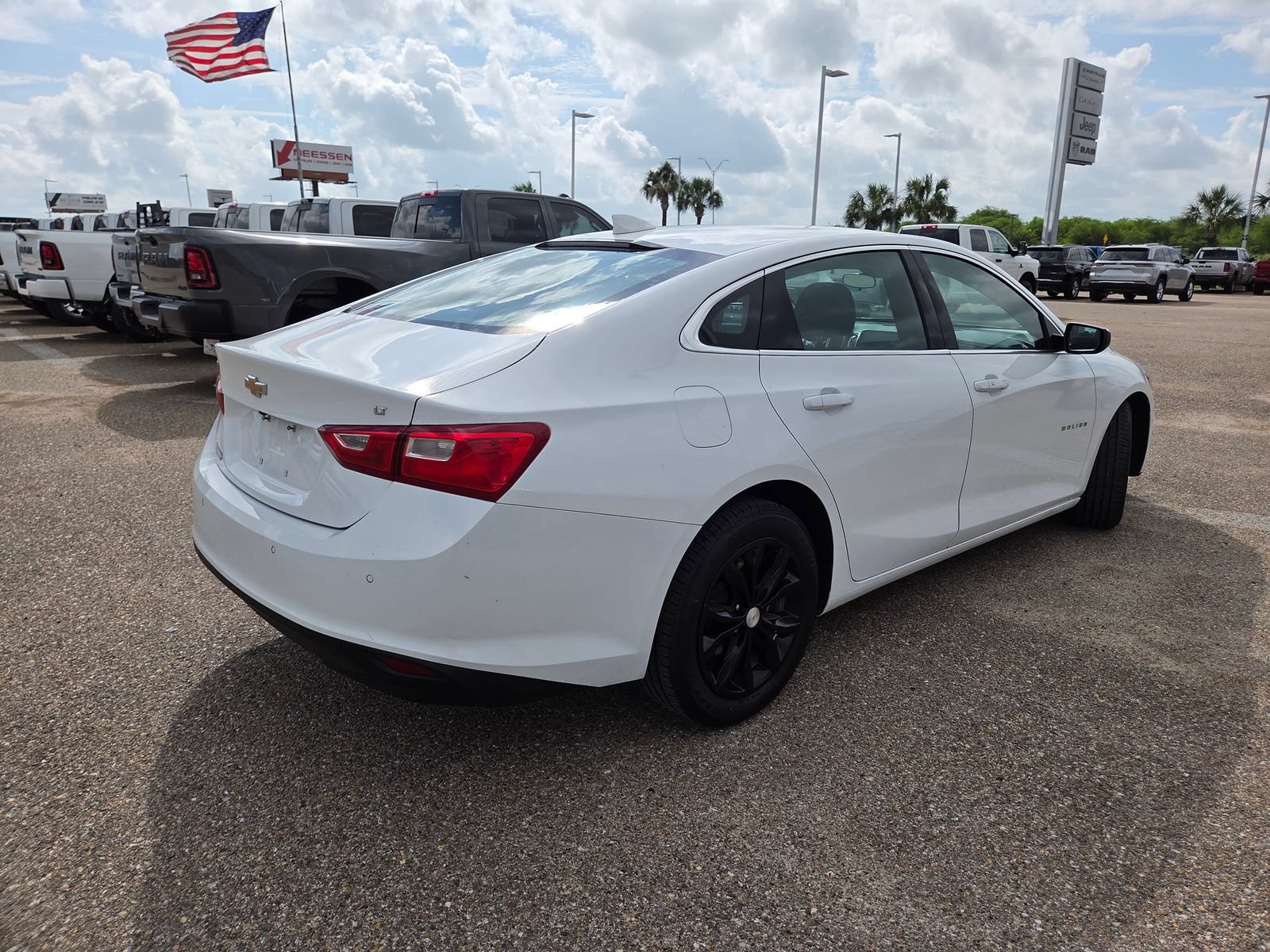 Used 2024 Chevrolet Malibu LT FWD image 7