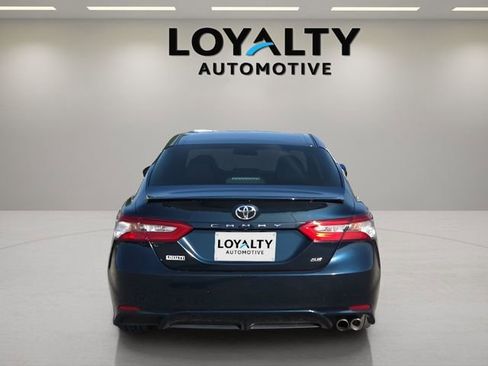 Used 2018 Toyota Camry SE image 4
