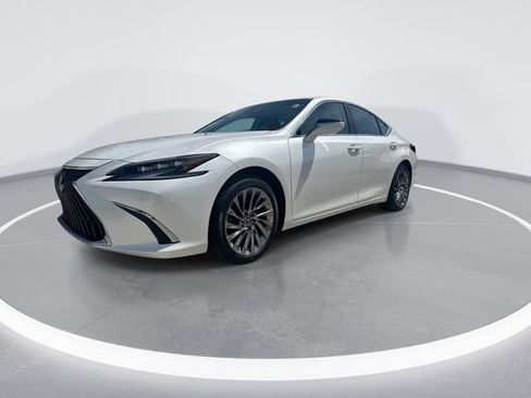 Used 2024 Lexus ES 300h Ultra Luxury w/ Accessory Package (Z2) FWD image 10