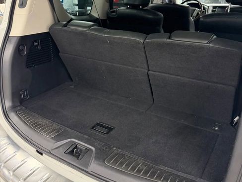 Used 2018 INFINITI QX80 Sport Utility 4D w/ Driver Assistance Package image 18