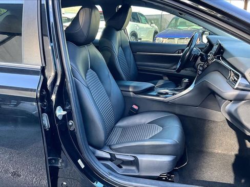 Used 2023 Toyota Camry SE FWD image 9
