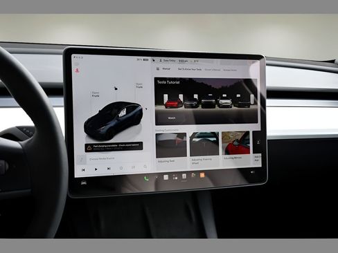 Used 2024 Tesla Model Y Long Range AWD/4WD image 19