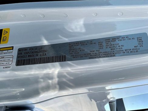 New 2025 Jeep Gladiator Sport w/ Premium Package image 13