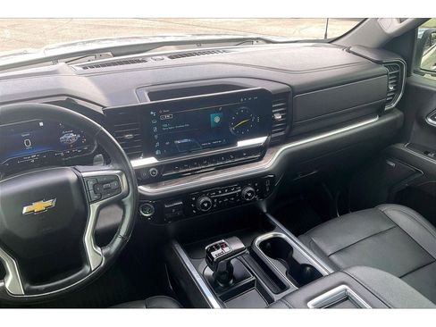 Used 2022 Chevrolet Silverado 1500 LTZ w/ Technology Package AWD/4WD image 7