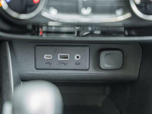 Used 2021 Buick Encore GX Preferred w/ Cold Weather Comfort Package FWD image 29